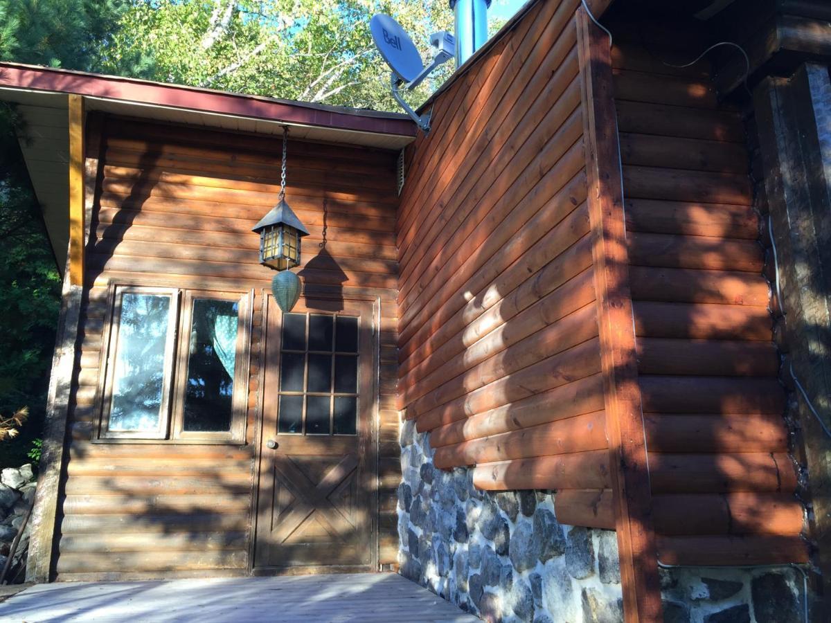 Chalet "Ici Et Maintenant, Sur Le Lac" Sainte-Marguerite-du-Lac-Masson Exterior foto