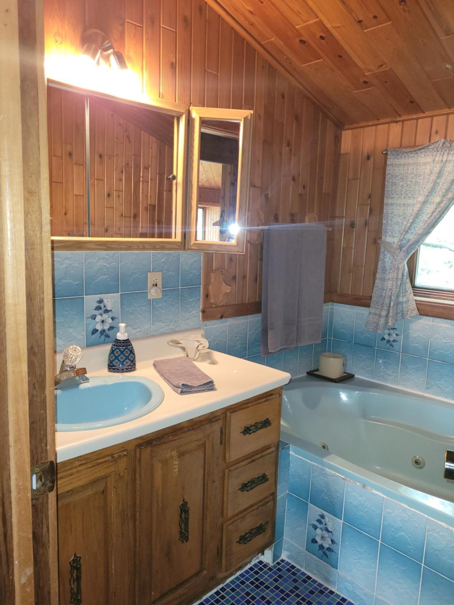 Chalet "Ici Et Maintenant, Sur Le Lac" Sainte-Marguerite-du-Lac-Masson Exterior foto